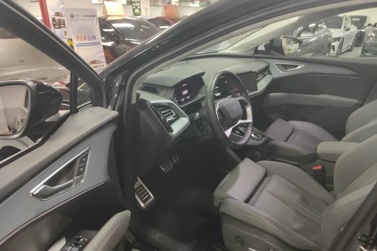 Used Audi Q5 e-tron 2022 40 e-tron Starry Edition Luxury Package Driver Seat
