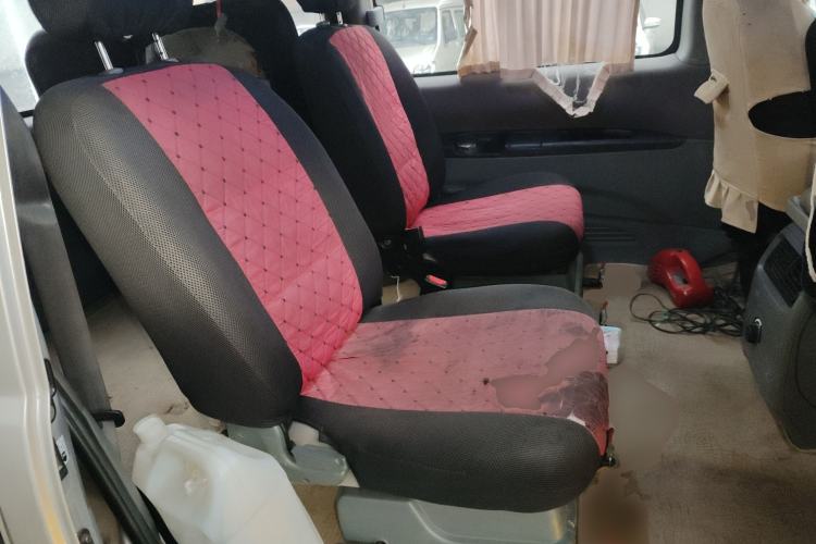 Used FORTHING Lingzhi 2014 V3 1.5L 7-Seater Standard Model II
