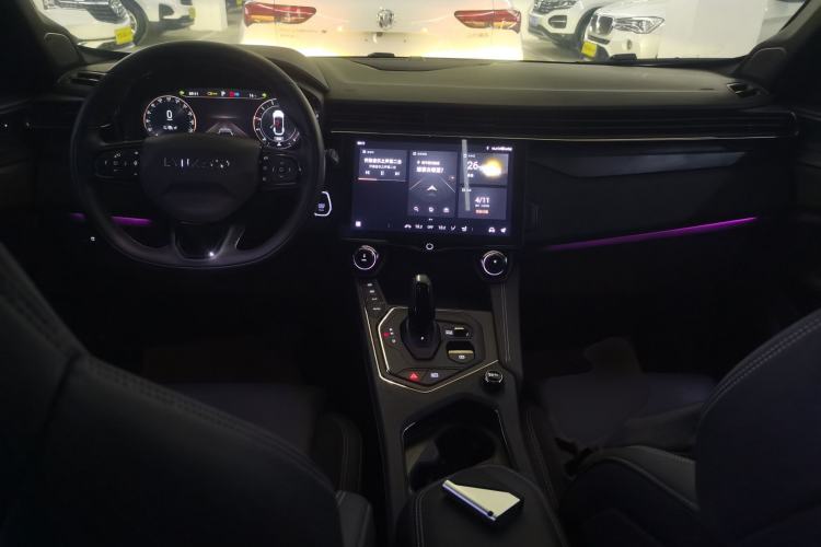 Used Lynk & Co 01 2021 2.0TD Four-Wheel Drive Hype-Halo Center Console