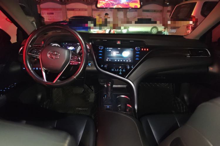 Used Toyota Camry 2019 2.0G Luxury Edition China VI Standard Center Console