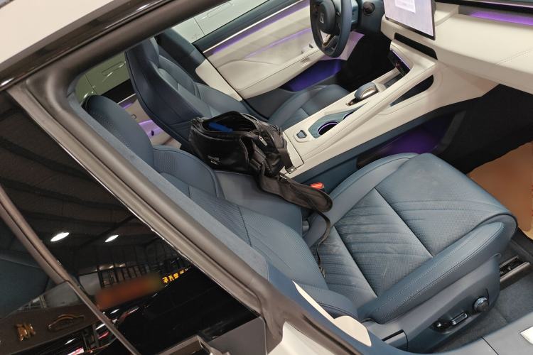 Used Zeekr 001 2025 YOU Edition 100 kWh All-Wheel Drive
