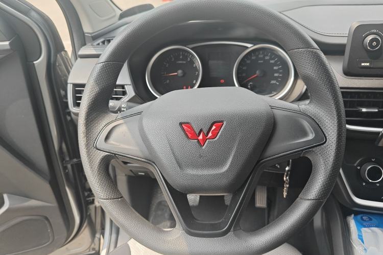 Used Wuling Hongguang S3 2019 1.5L Manual Standard Version China VI Standard