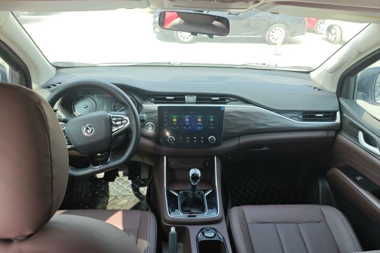 Used Dongfeng Palazzo 2022 2.0T Manual Two-Wheel Drive Luxury Version