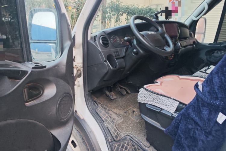 Used Iveco Eurocargo 2021 2.0T Manual M1 Dedicated Platform Long Wheelbase Short Overhang High Roof Side Sliding Door F1A