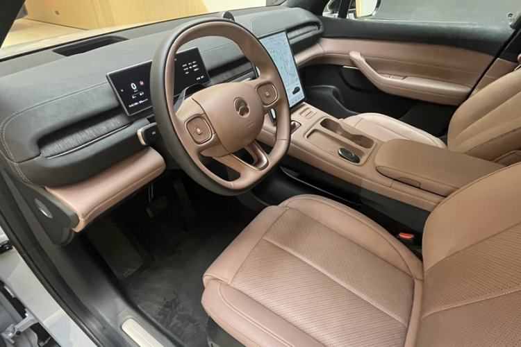 Used Nio EC6 2024 75 kWh Interior 10