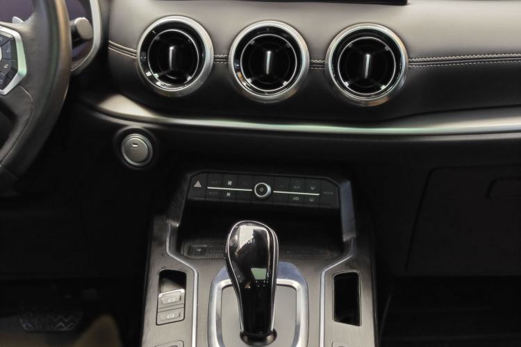 Used Wey VV6 2021 2.0T Two-Wheel Drive Smart Plus Interior 9