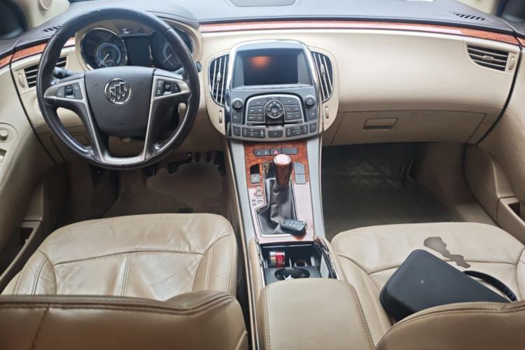 Used Buick LaCrosse 2011 2.4L SIDI Haoya Edition Center Console