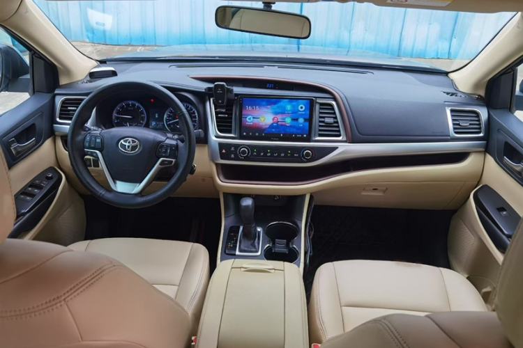 Used Toyota Highlander 2017 2.0T Two-Wheel Drive Elite Version 7 Seats