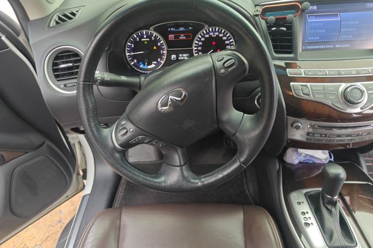Used Infiniti QX60 2014 2.5 S/C Hybrid Two-Wheel Drive Excellence Edition Steering Wheel