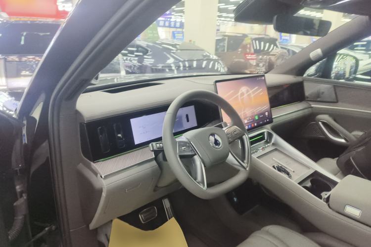 Used Denza N9 2025 Prestige Version
