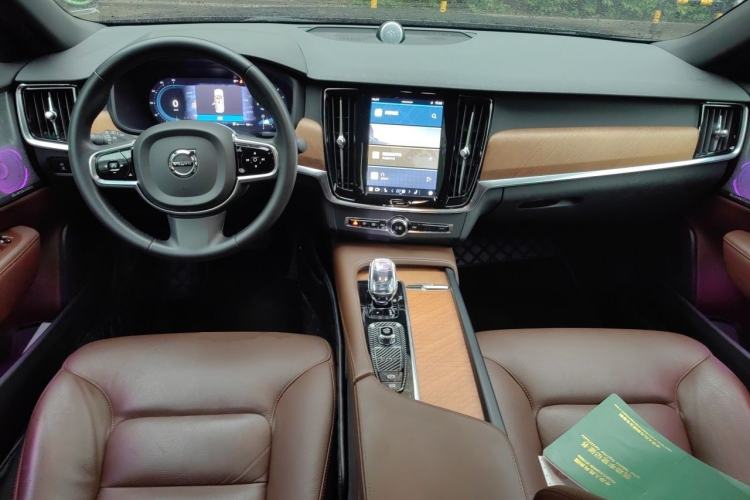 Used Volvo S90 2023 B5 Zhiyi Luxury Edition
