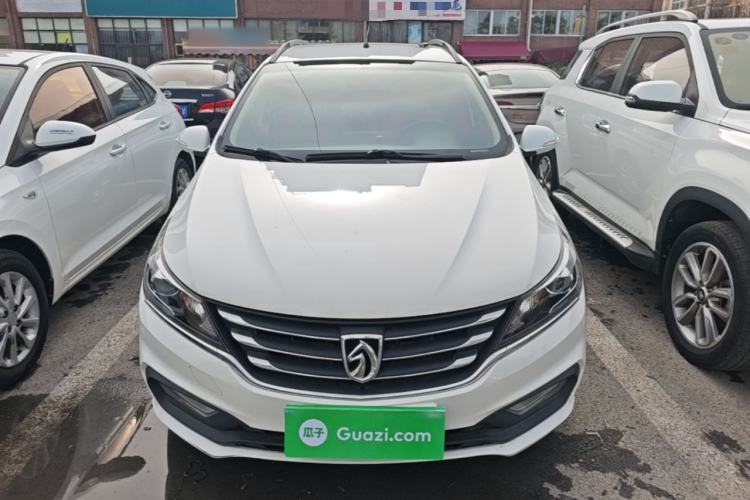 Used Baojun 310W 2017 1.5L Manual Fashion Model China V
