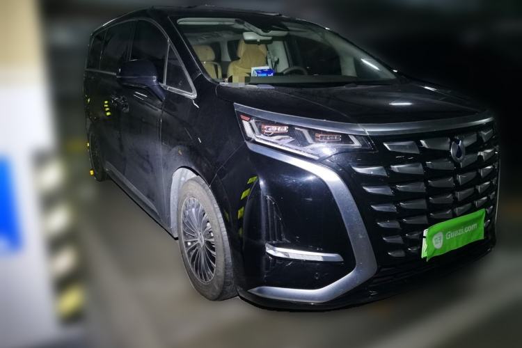 Used Denza D9 2022 DM-i 1040 Prestige Model
