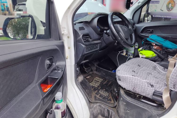 Used CHANGAN KAICHENG Ruixing EM80 2024 Comfort-Style 6-Seater 41.86 kWh Driver Seat