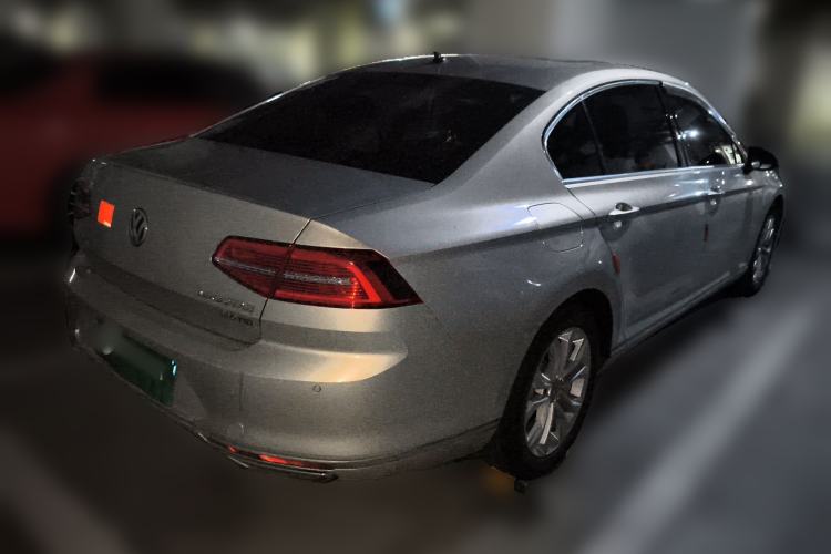 Used Volkswagen Magotan 2019 330TSI DSG Luxury Model China V Standard Rear Right 45 Deg