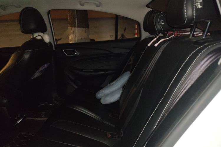 Used Roewe i5 2020 1.5L Automatic 4G Connect Luxury Flagship Edition
