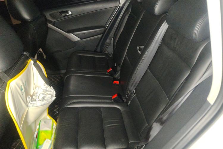 Used Volkswagen Tiguan 2010 1.8 TSI Automatic All-Wheel Drive Fashion Edition Left Rear Seat