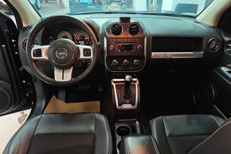Used Jeep Compass 2013 2.4L four-wheel-drive sport version