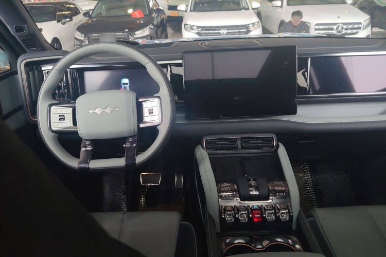 Used Formula Leopard Leopard 5 2023 Navigator Edition
