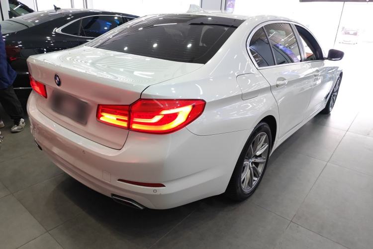 Used BMW 5 Series 2018 528Li Launch Special Edition Rear Right 45 Deg