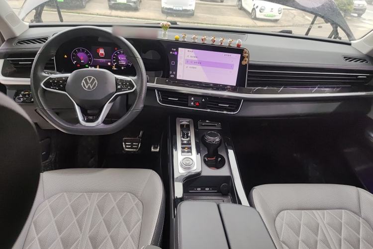 Used Volkswagen Tavendor 2024 380TSI All-Wheel Drive R-Line Cruise Edition