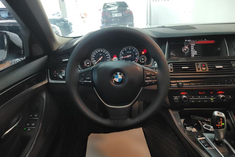 Used BMW 5 Series 2014 525Li Luxury Design Package
