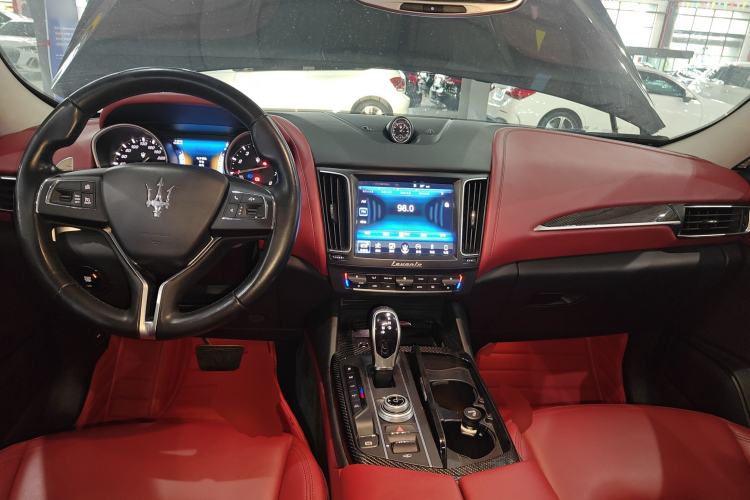 Used Maserati Levante 2016 3.0T Standard Edition Center Console