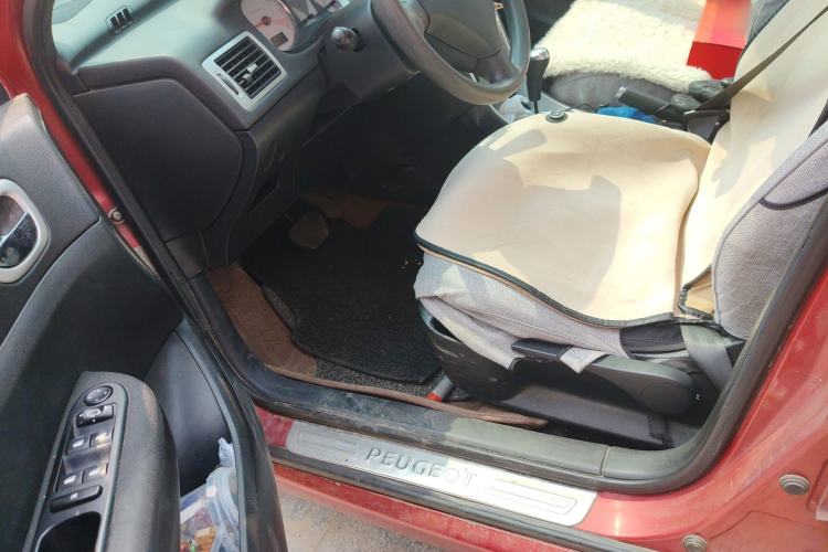 Used Peugeot 307 2010 Sedan 1.6L Automatic Comfort Edition Driver Seat