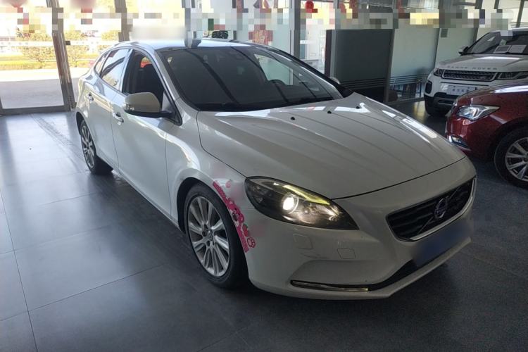 Used Volvo V40 2018 T3 Zhiyi Edition
