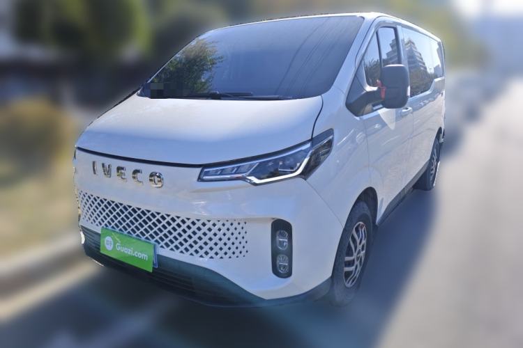 Used Iveco Fidato 2023 C30 Passenger Van 2.0T 110kW Automatic Xingtu Version Low Roof