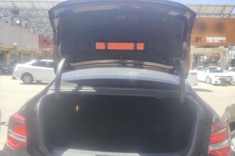 Used DS 5LS 2014 1.8L automatic Comfort version VTi140 Trunk