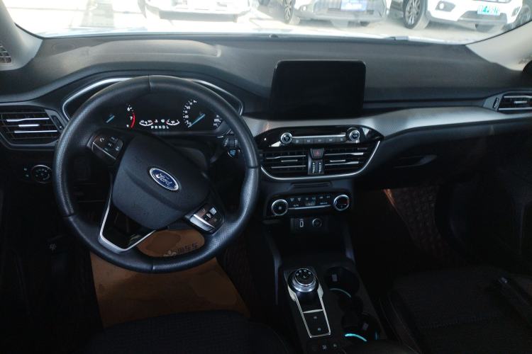 Used Ford Focus 2020 Hatchback EcoBoost 180 Automatic Trend Edition Center Console