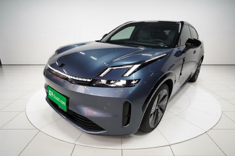 Used Lynk & Co 08 EM-P 2025 220 km All-Wheel-Drive Performance Halo