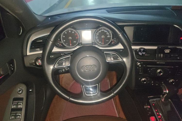 Used Audi A4L 2016 35 TFSI Collection Edition S line Comfort Model Steering Wheel