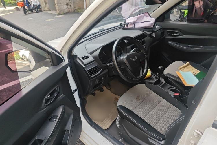 Used Wuling Hongguang 2019 1.5L S Basic Version China VI Standard LAR