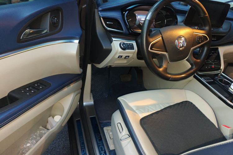 Used Buick GL8 2022 Land Cruiser Executive Class 652T Comfort Model