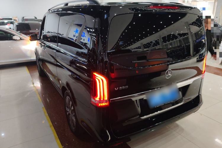 Used Mercedes-Benz V-Class 2017 V 260 Avantgarde Edition