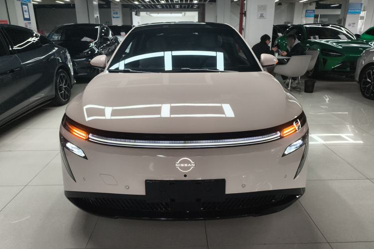 Used Nissan N7 2025 625 Max Exterior 1