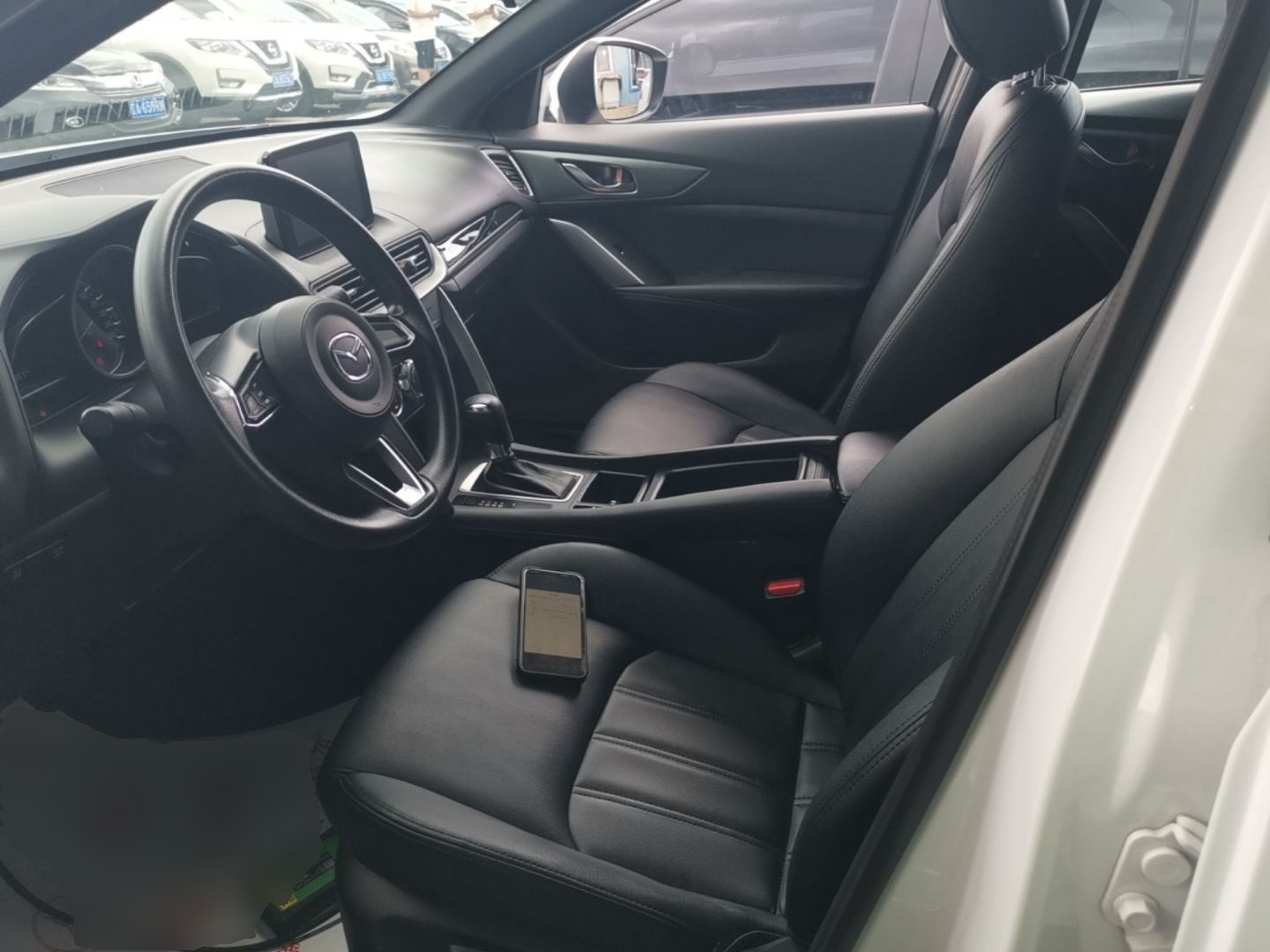 Vordere Reihe im Auto