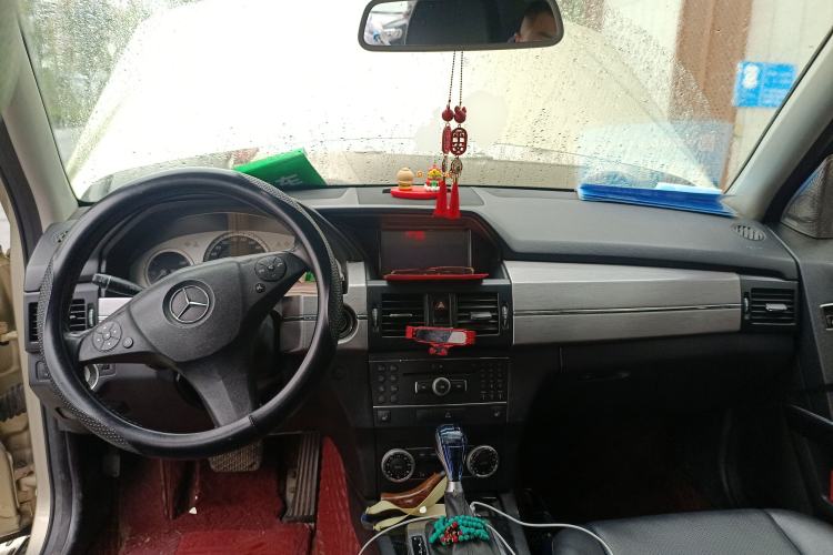 Used Mercedes-Benz GLK-Class 2012 GLK 300 4MATIC Fashion Model Center Console