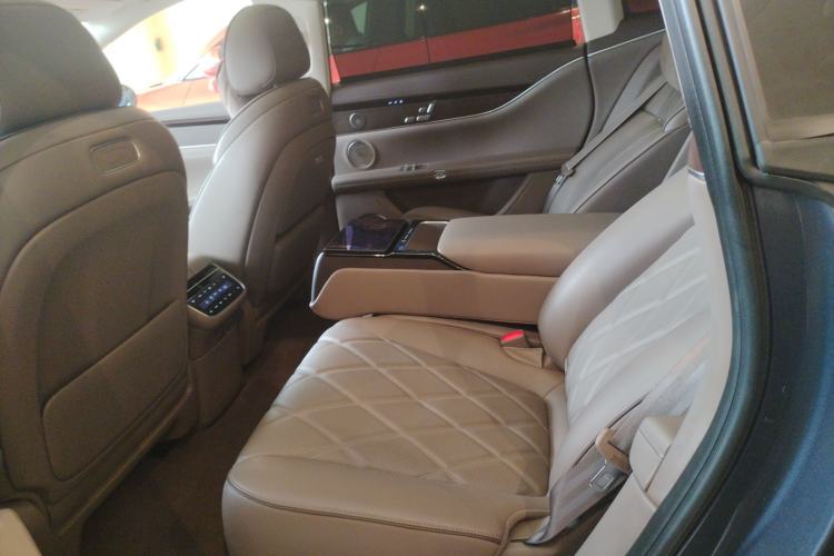 Used Hima Stelato S9 2025 Extended-Range Ultra Left Rear Seat