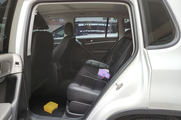 Used Volkswagen Tiguan 2017 300TSI Automatic Two-Wheel Drive Silk Road Comfort Edition Left Rear Seat