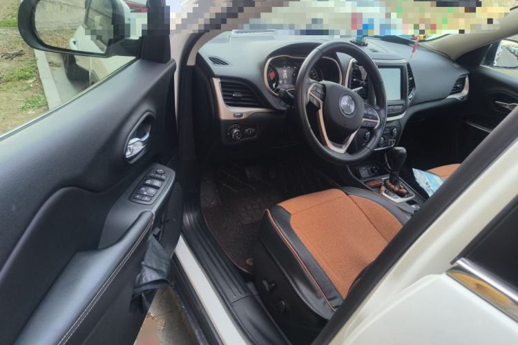 Used Jeep Cherokee 2017 2.0L Superior Edition