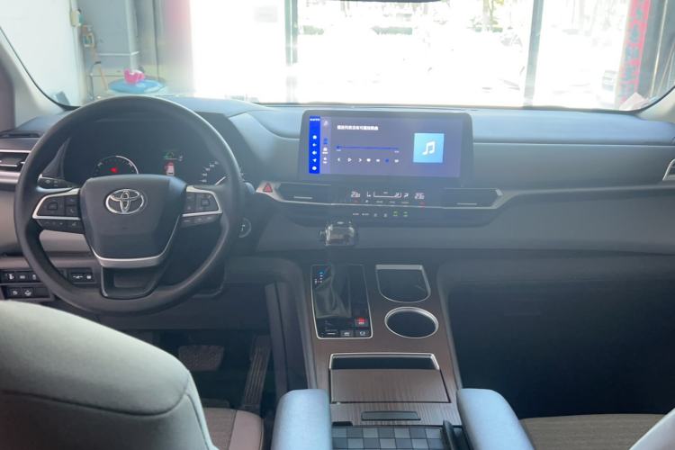 Used Toyota SIENNA 2024 2.5L Hybrid Comfort Edition Center Console