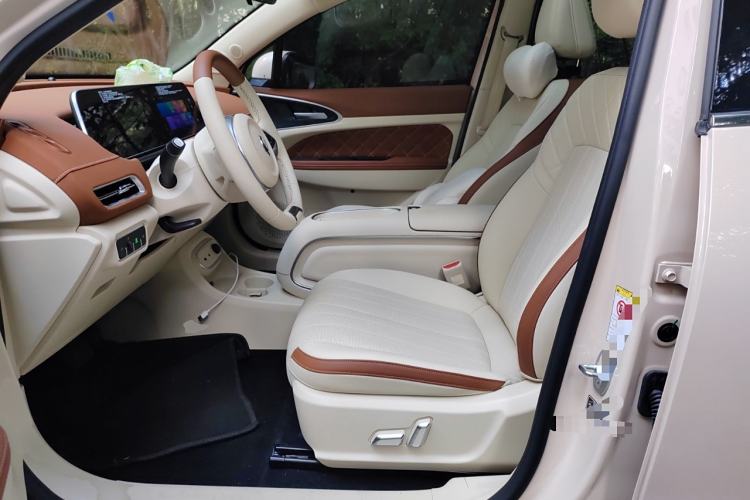 Used ORA Good Cat 2023 401 km Standard Range Prestige Version Lithium Iron Phosphate Left Front Seat