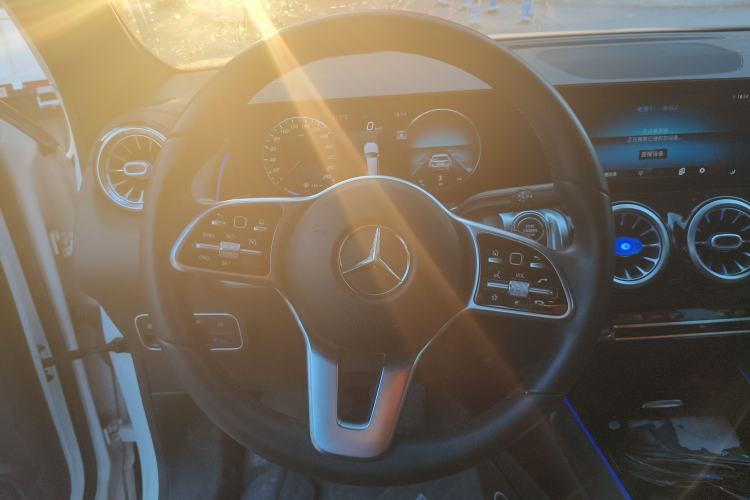 Used Mercedes-Benz GLB 2021 GLB 200 Dynamic Edition Steering Wheel