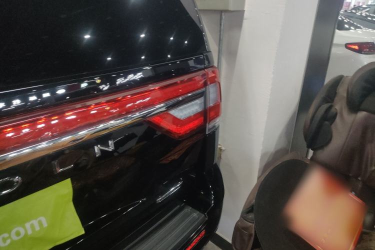 Used Lincoln Navigator 2016 3.5T AWD Right Rear Taillight