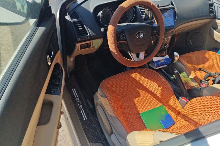 Used Bestune B50 2013 1.6L manual luxury version Driver Seat