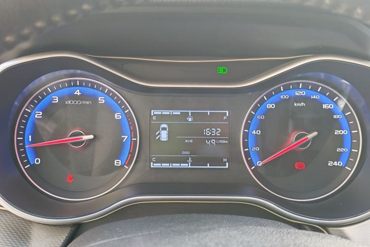 Used Geely Auto Vision 2019 Upgraded Model 1.5L Manual Luxury Version China V Standard