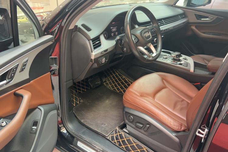 Used Audi Q7 2019 45 TFSI Comfort Model
